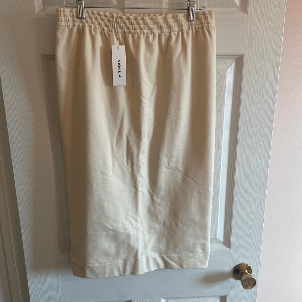Cream Colored Elastic Tube Skirt